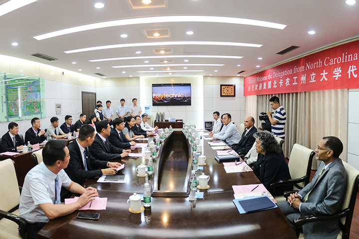 1座谈交流会现场.jpg